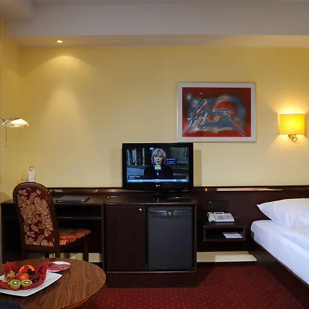 فندق Western Zur Post 4*