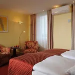 Western Zur Post 4*