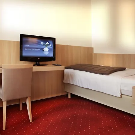 Hotel Western Zur Post 4*