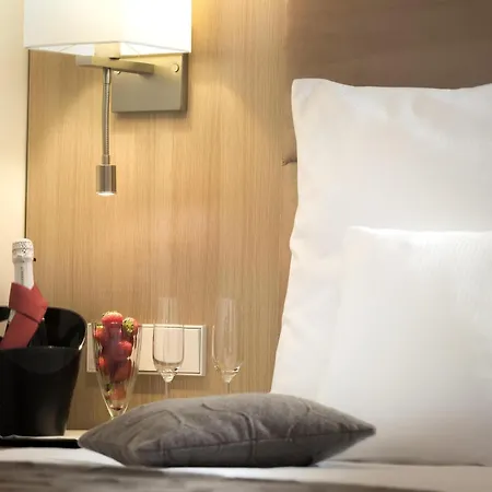 Hotel Western Zur Post 4*