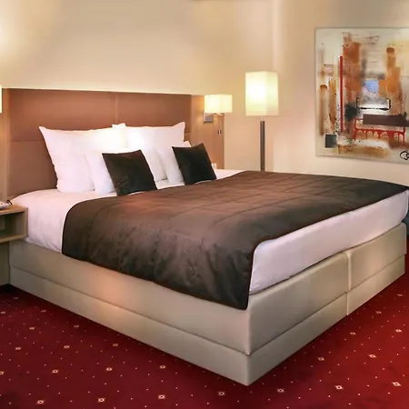 Hotel Western Zur Post 4*