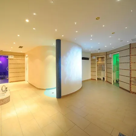 Hotel Western Zur Post 4*