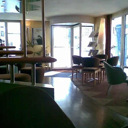 فندق Western Zur Post 4*