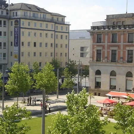 ベストウエスタン ツア ポスト ホテル 4*